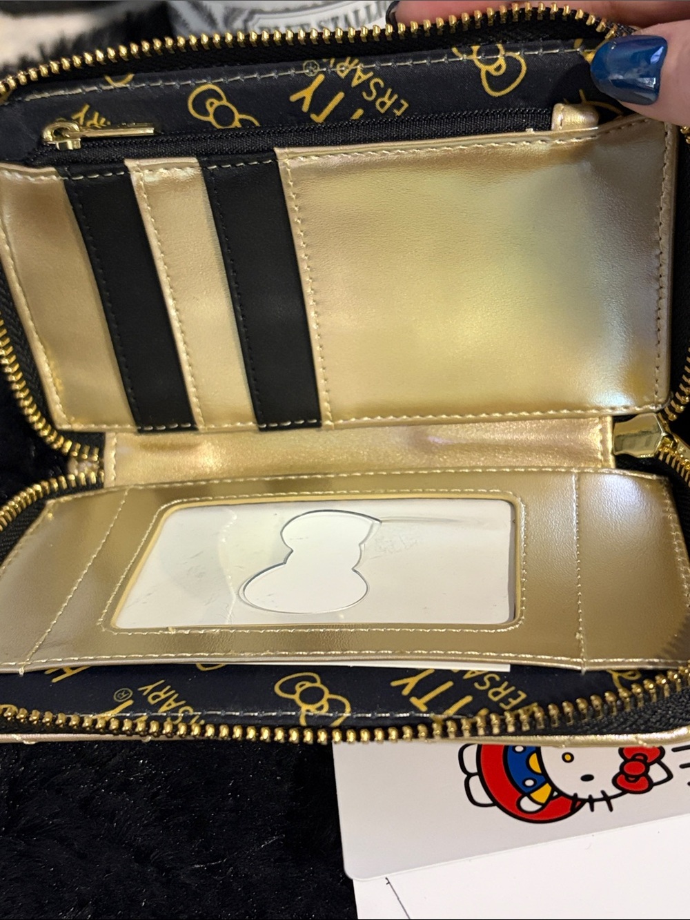 Hello Kitty 50th Gold Quilted wallet - Picture 6 of 6